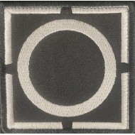 Нашивка шеврон на липучке символ буквы " O в рамке на чёрном фоне" вышитый