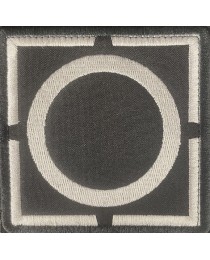 Нашивка шеврон на липучке символ буквы " O в рамке на чёрном фоне" вышитый