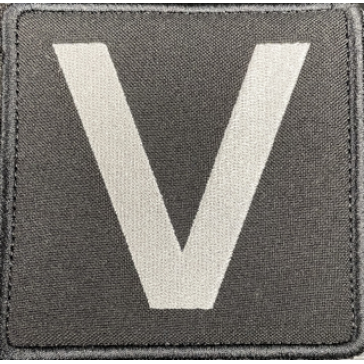 Нашивка шеврон на липучке символ буквы "V серебро на чёрном фоне" вышитый 